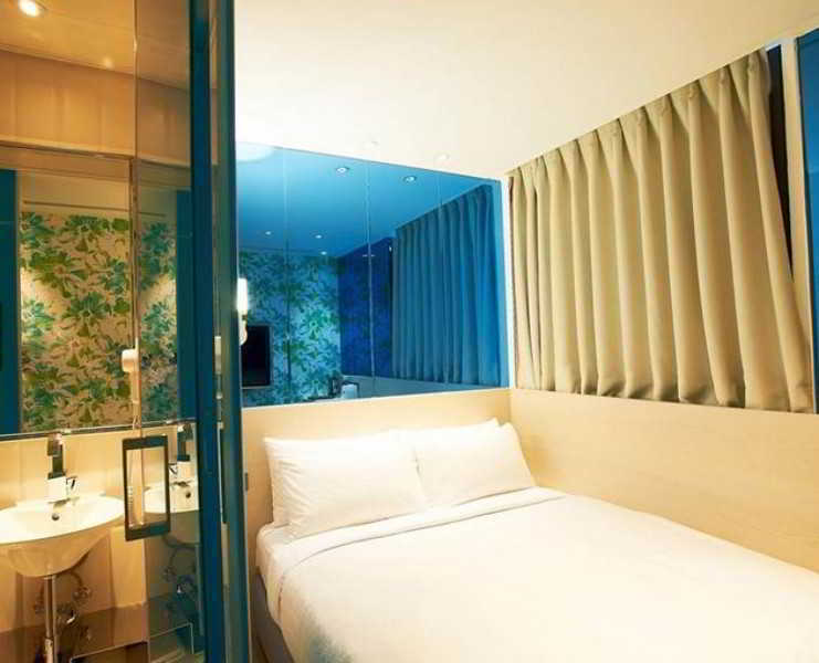 Royal Group Hotel Bo Ai Branch Kaohsiung Extérieur photo