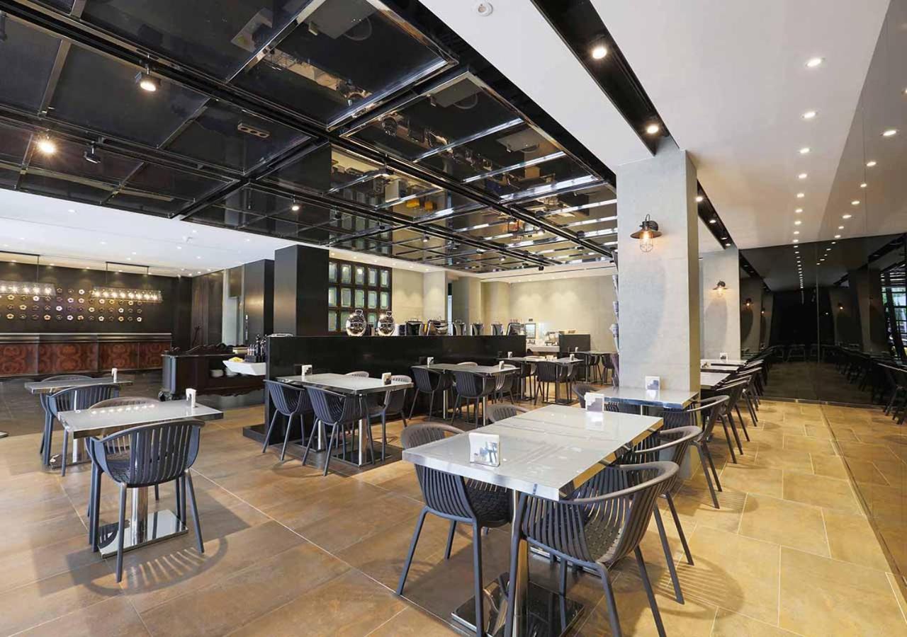 Royal Group Hotel Bo Ai Branch Kaohsiung Extérieur photo