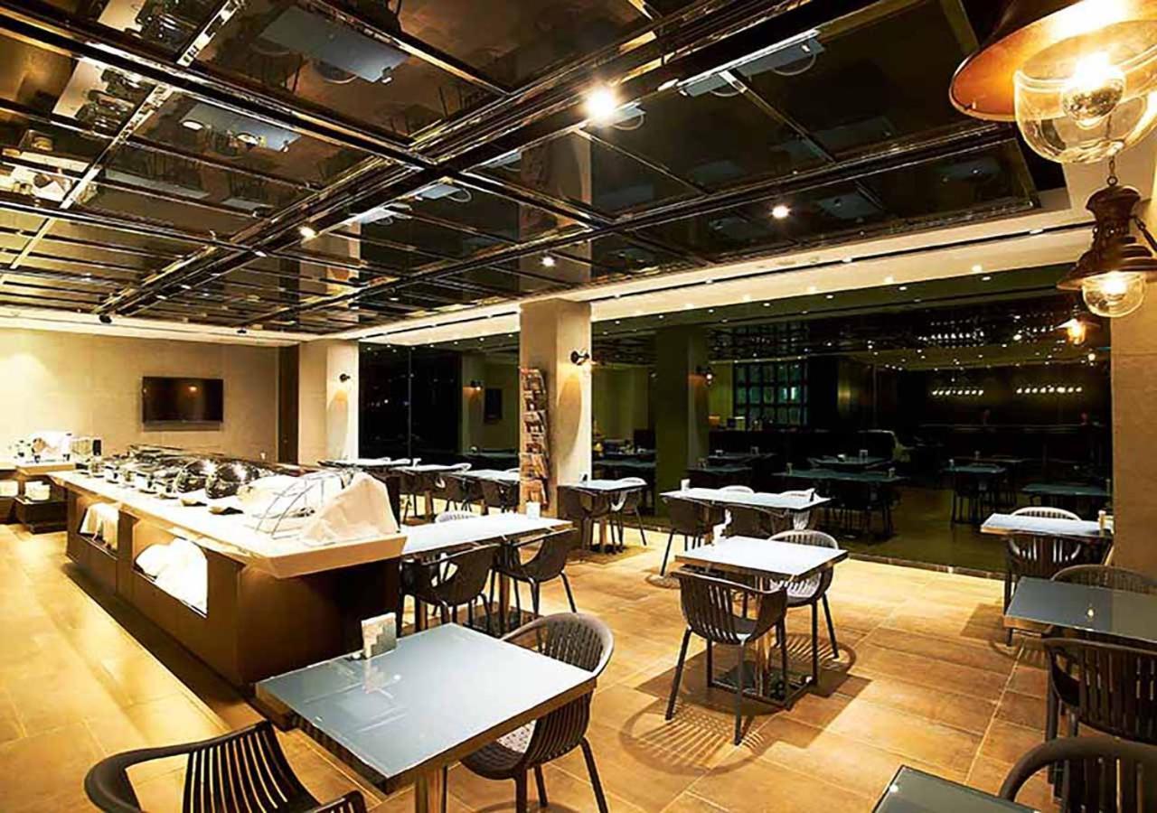 Royal Group Hotel Bo Ai Branch Kaohsiung Extérieur photo